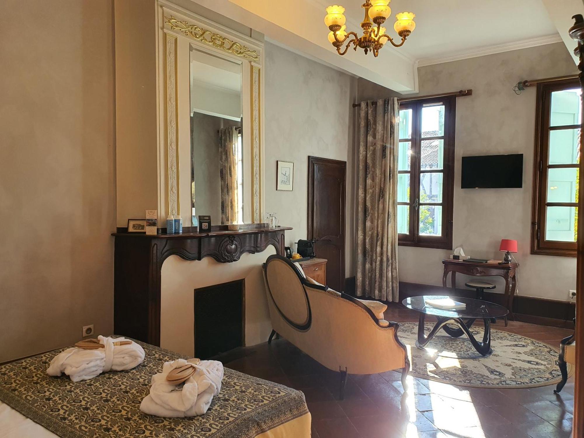 La Maison Des Consuls Mirepoix  Szoba fotó
